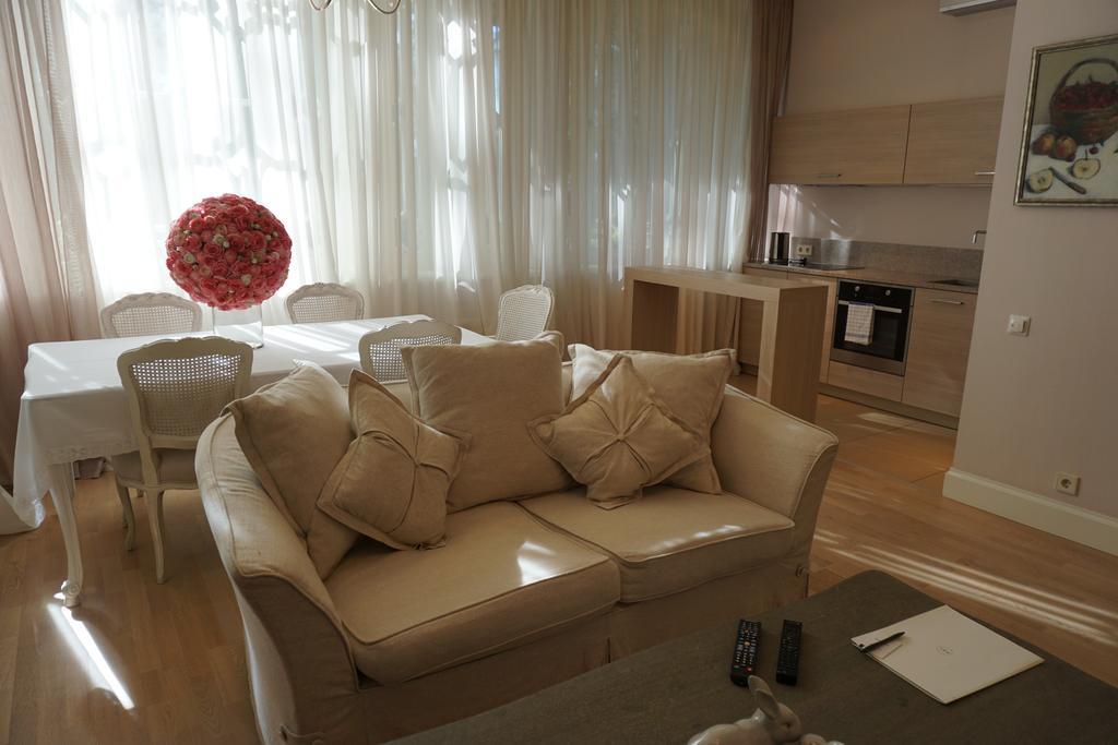 Wooden Villa Apartments Jūrkalne Esterno foto