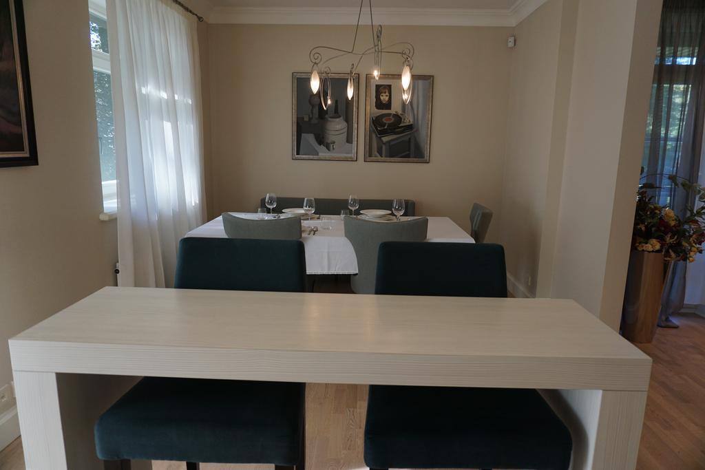 Wooden Villa Apartments Jūrkalne Esterno foto